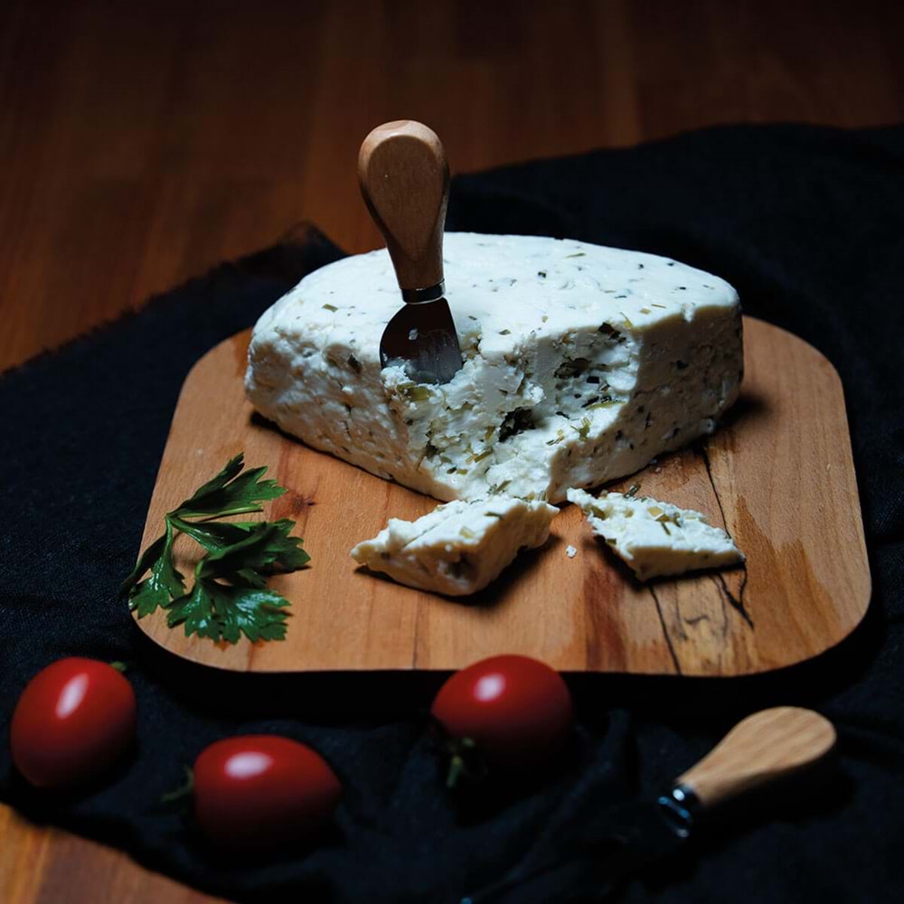 VAN OTLU PEYNİR 1KG